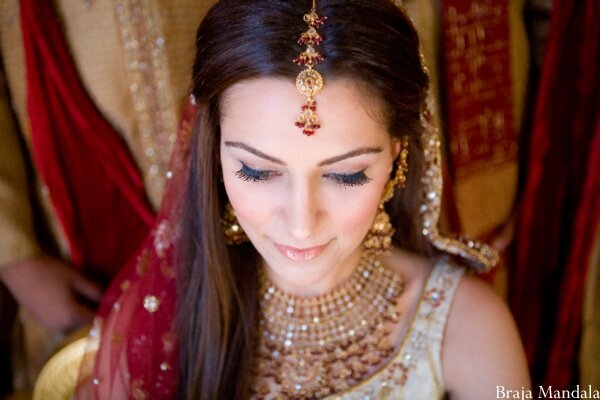 indian-wedding-maharani-portrait-tikka-red-gold-jewel-necklace-diamond